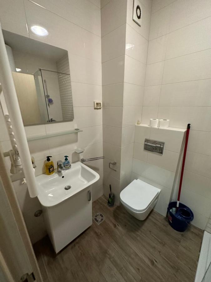 Kvart 1 Bedroom Подгорица